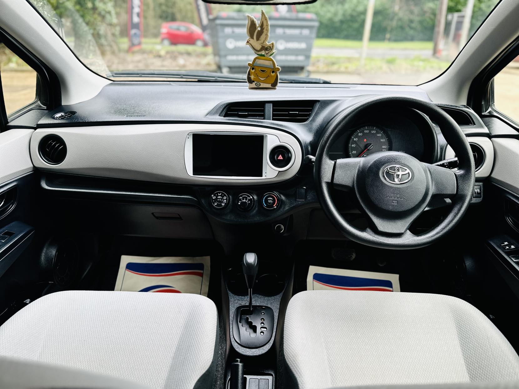 Toyota Yaris 1.3 Active Hatchback (2011 - 2015)