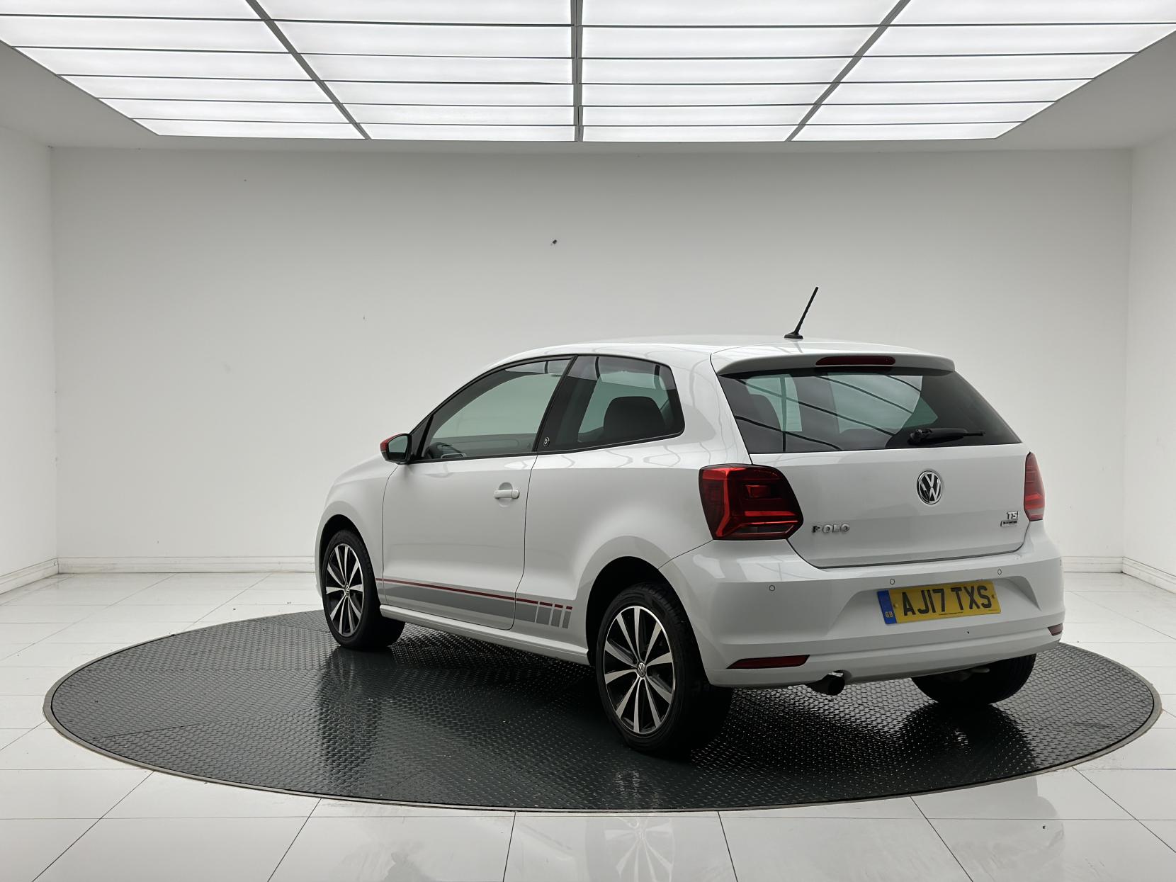 Volkswagen Polo 1.2 TSI BlueMotion Tech beats Hatchback 3dr Petrol Manual Euro 6 (s/s) (90 ps)