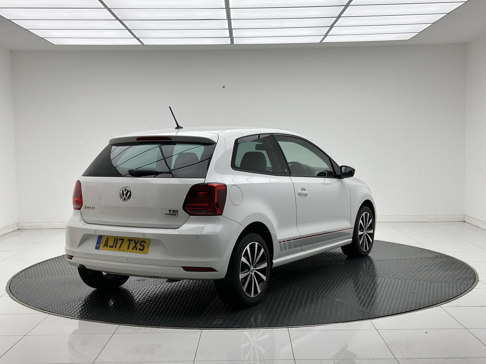 Volkswagen Polo 1.2 TSI BlueMotion Tech beats Hatchback 3dr Petrol Manual Euro 6 (s/s) (90 ps)