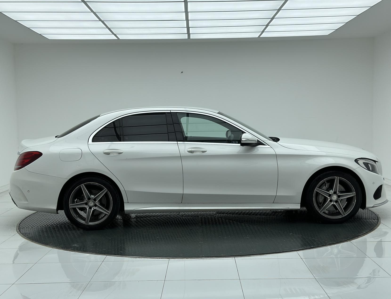 Mercedes-Benz C Class 2.1 C250 BlueTEC AMG Line Saloon 4dr Diesel G-Tronic+ Euro 6 (s/s) (204 ps)