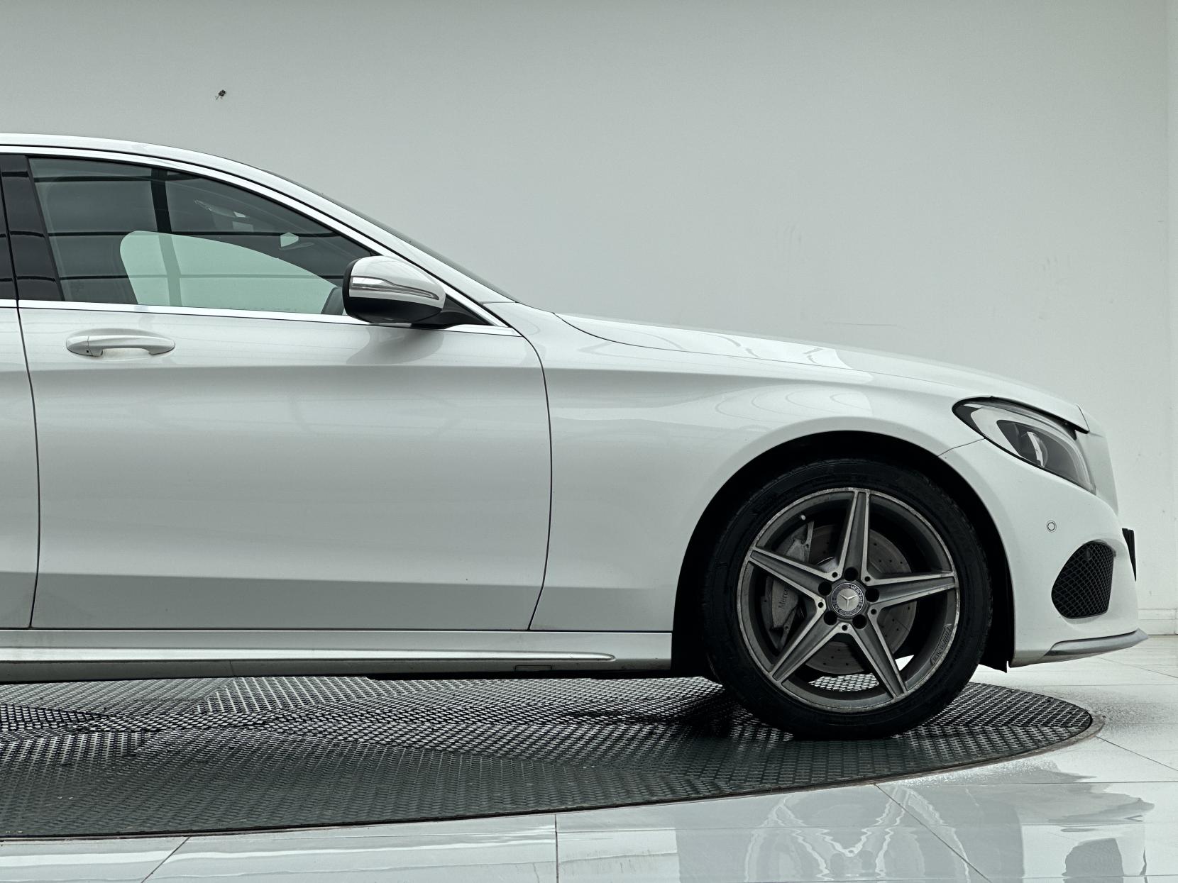 Mercedes-Benz C Class 2.1 C250 BlueTEC AMG Line Saloon 4dr Diesel G-Tronic+ Euro 6 (s/s) (204 ps)