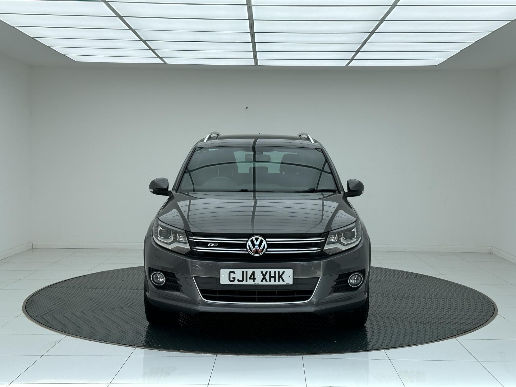 Volkswagen Tiguan 2.0 TDI BlueMotion Tech R-Line SUV 5dr Diesel Manual 4WD Euro 5 (s/s) (140 ps)