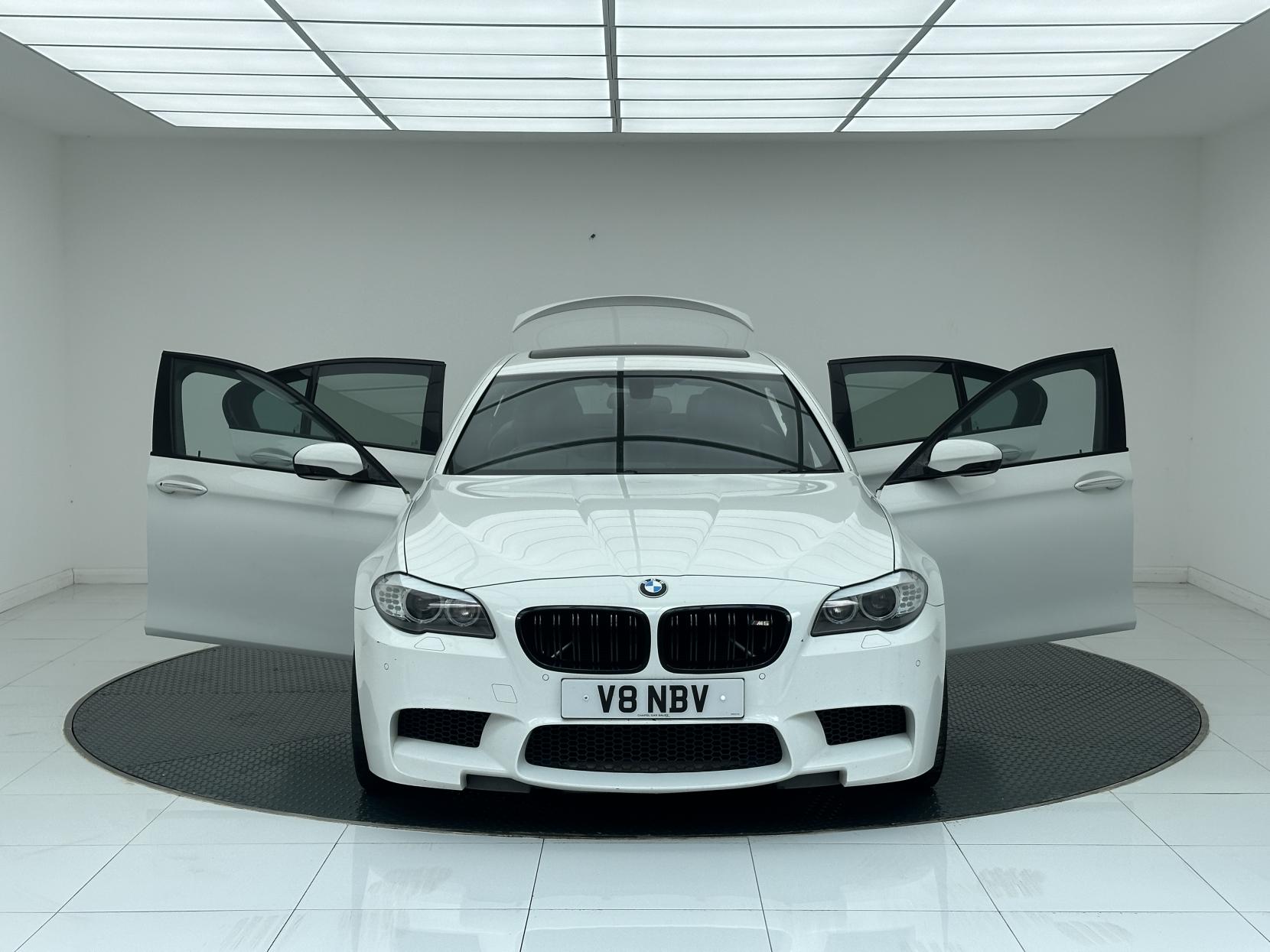 BMW M5 4.4 V8 Saloon 4dr Petrol DCT Euro 5 (s/s) (560 ps)