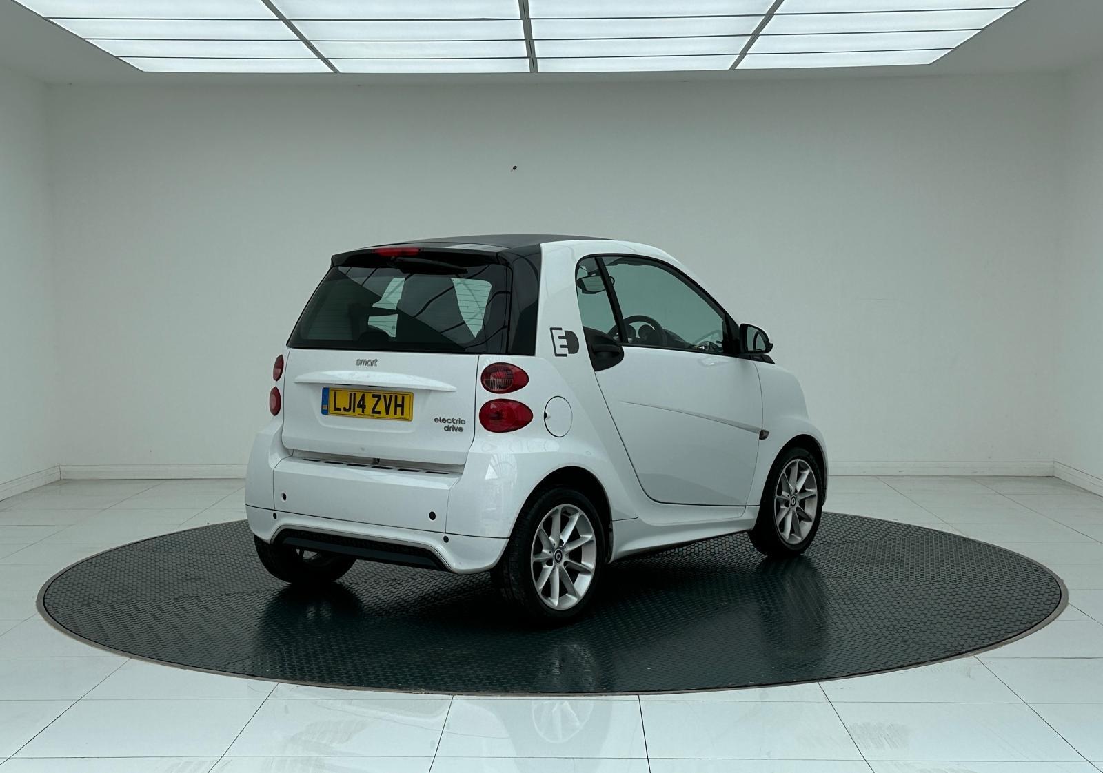 Smart fortwo Electric Drive Coupe 2dr Electric Auto (74 bhp)