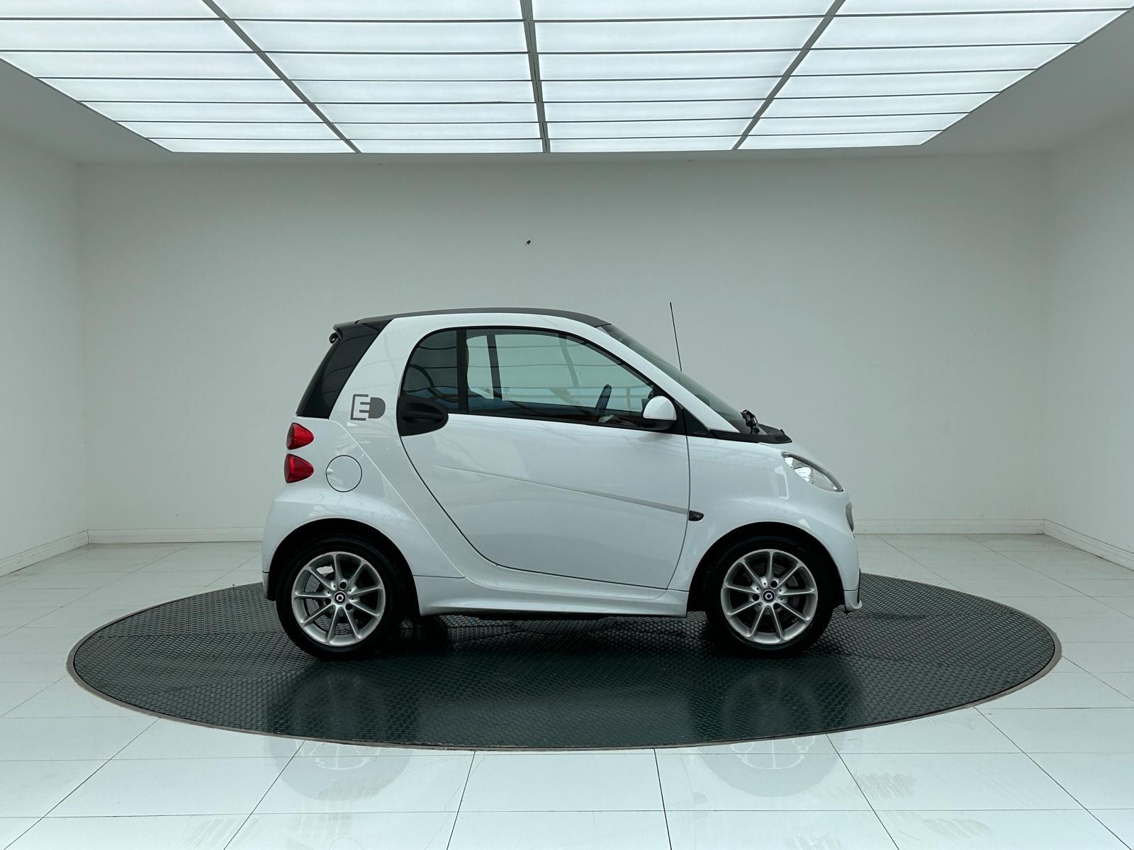 Smart fortwo Electric Drive Coupe 2dr Electric Auto (74 bhp)