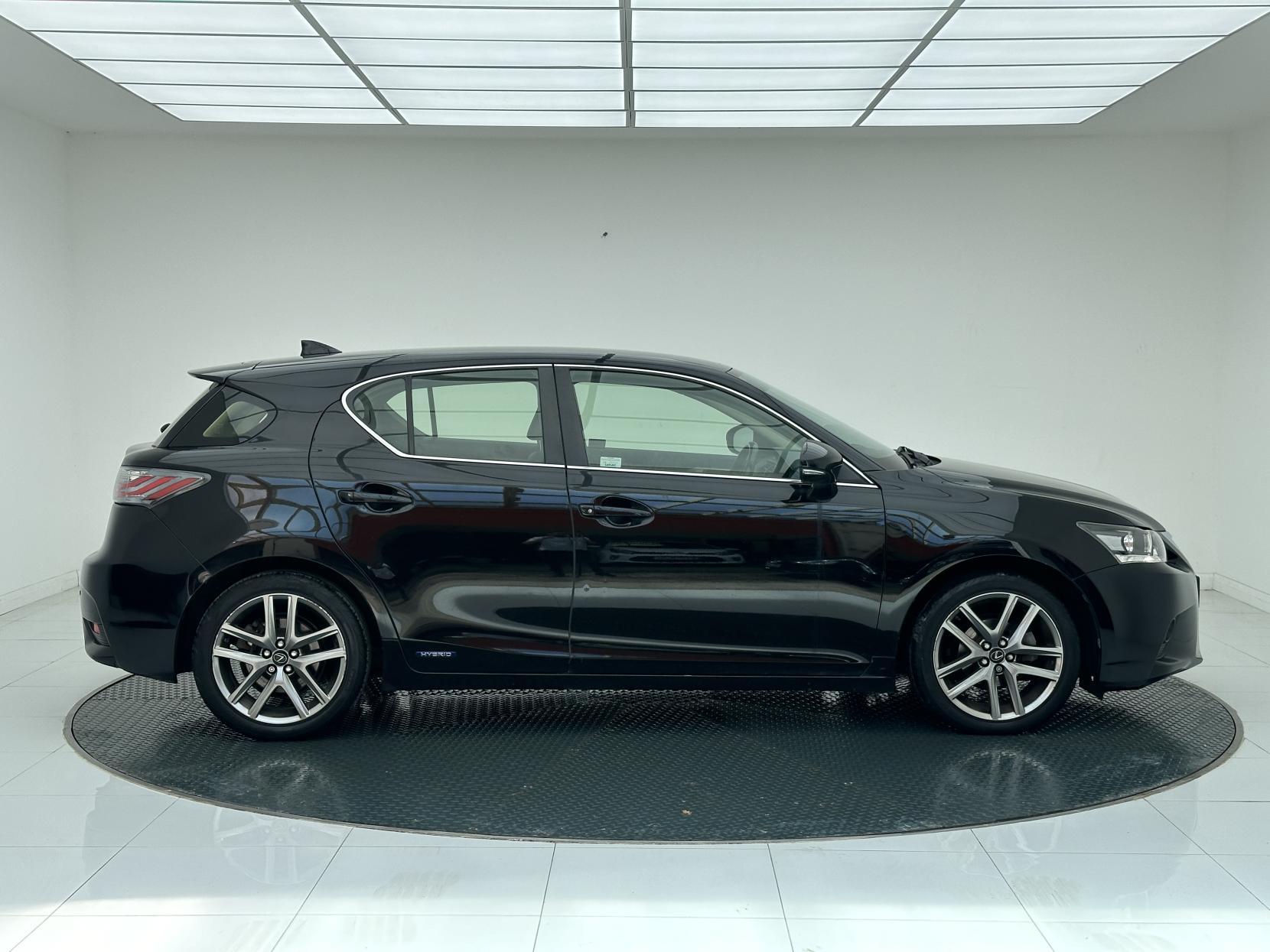 Lexus CT 1.8 200h Executive Edition Hatchback 5dr Petrol Hybrid CVT Euro 6 (s/s) (136 ps)