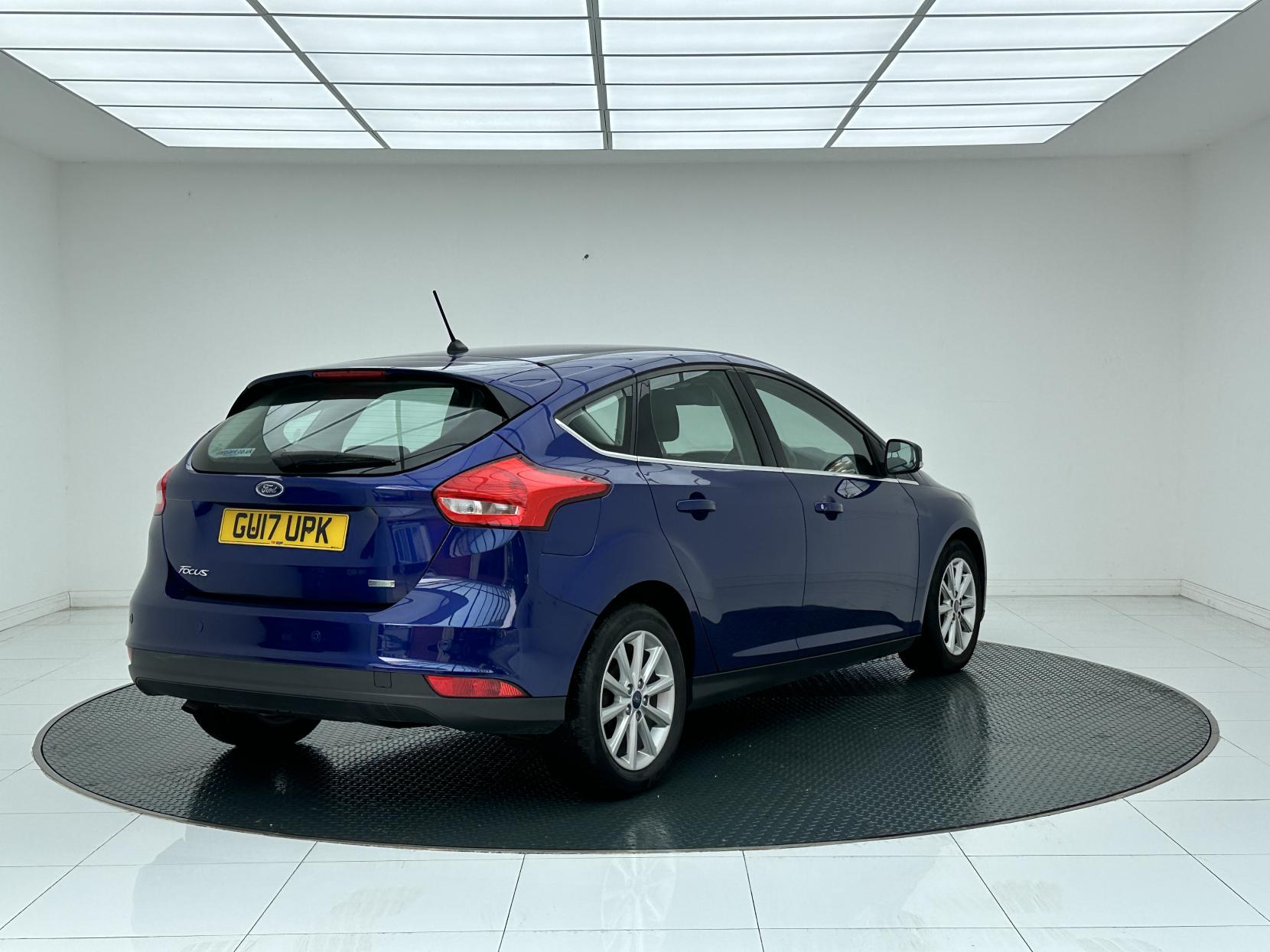 Ford Focus 1.0T EcoBoost Titanium Hatchback 5dr Petrol Auto Euro 6 (s/s) (125 ps)