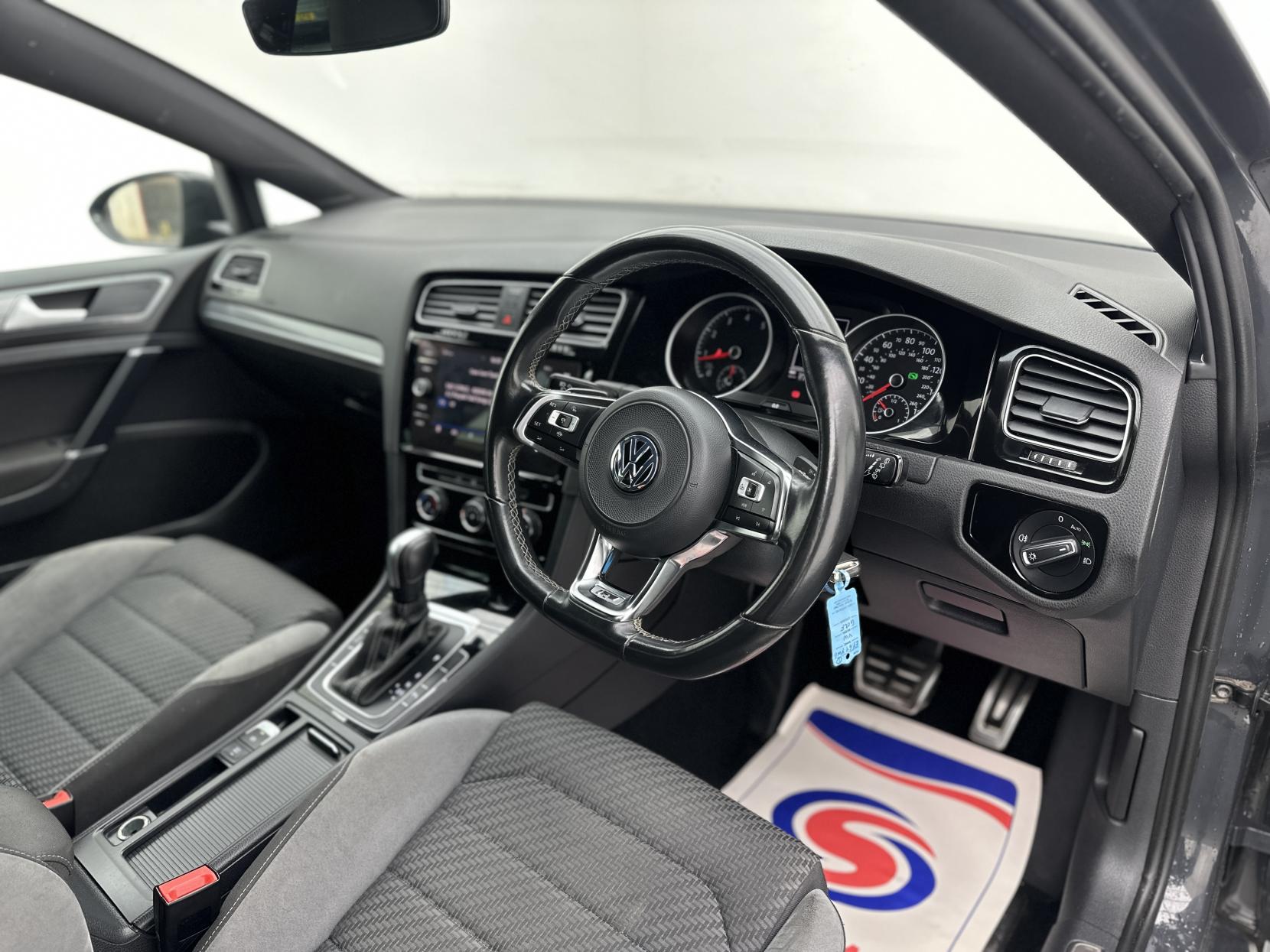Volkswagen Golf 1.5 TSI EVO GPF R-Line Hatchback 5dr Petrol DSG Euro 6 (s/s) (150 ps)