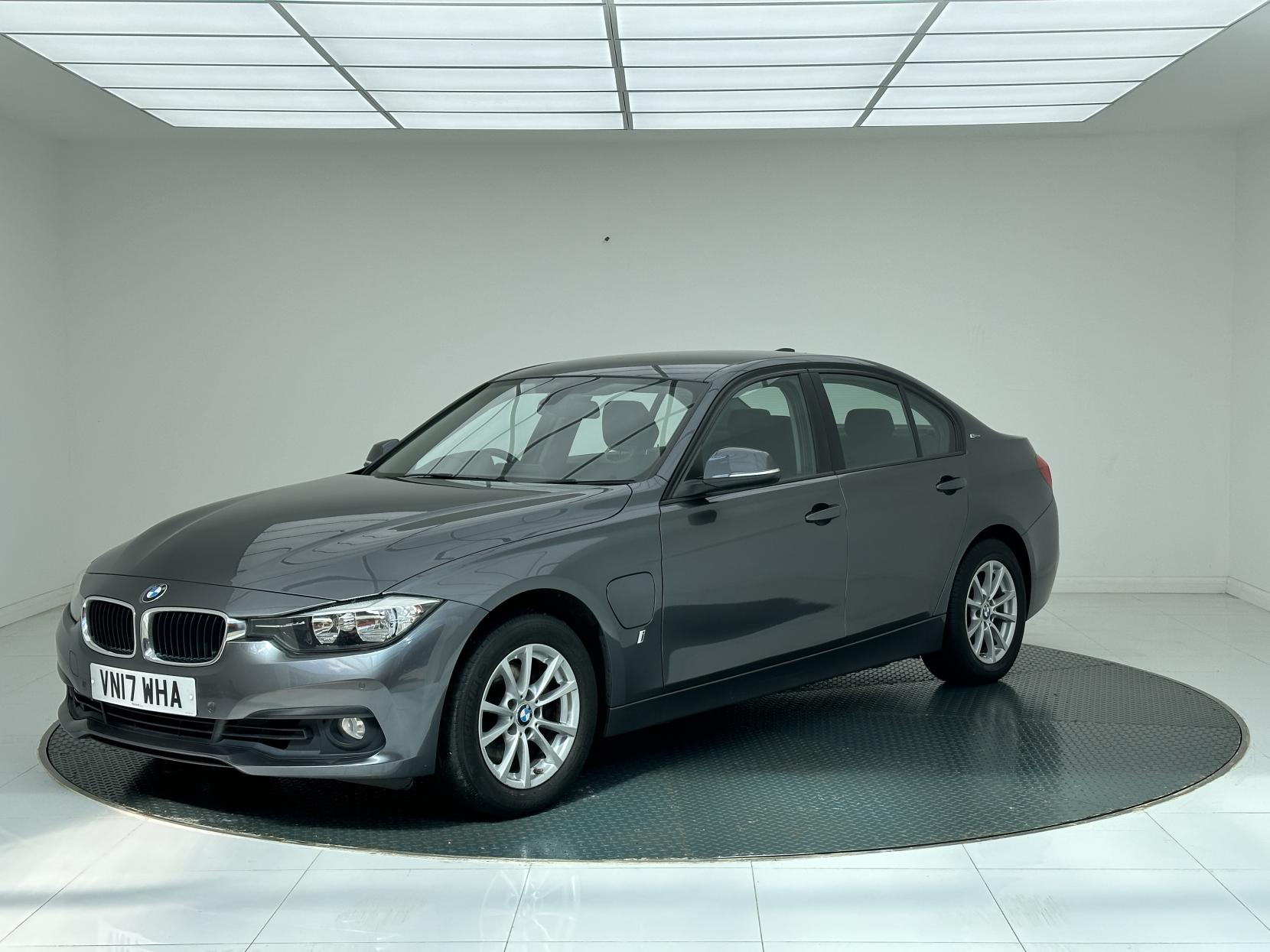 BMW 3 Series 2.0 330e 7.6kWh SE Saloon 4dr Petrol Plug-in Hybrid Auto Euro 6 (s/s) (252 ps)