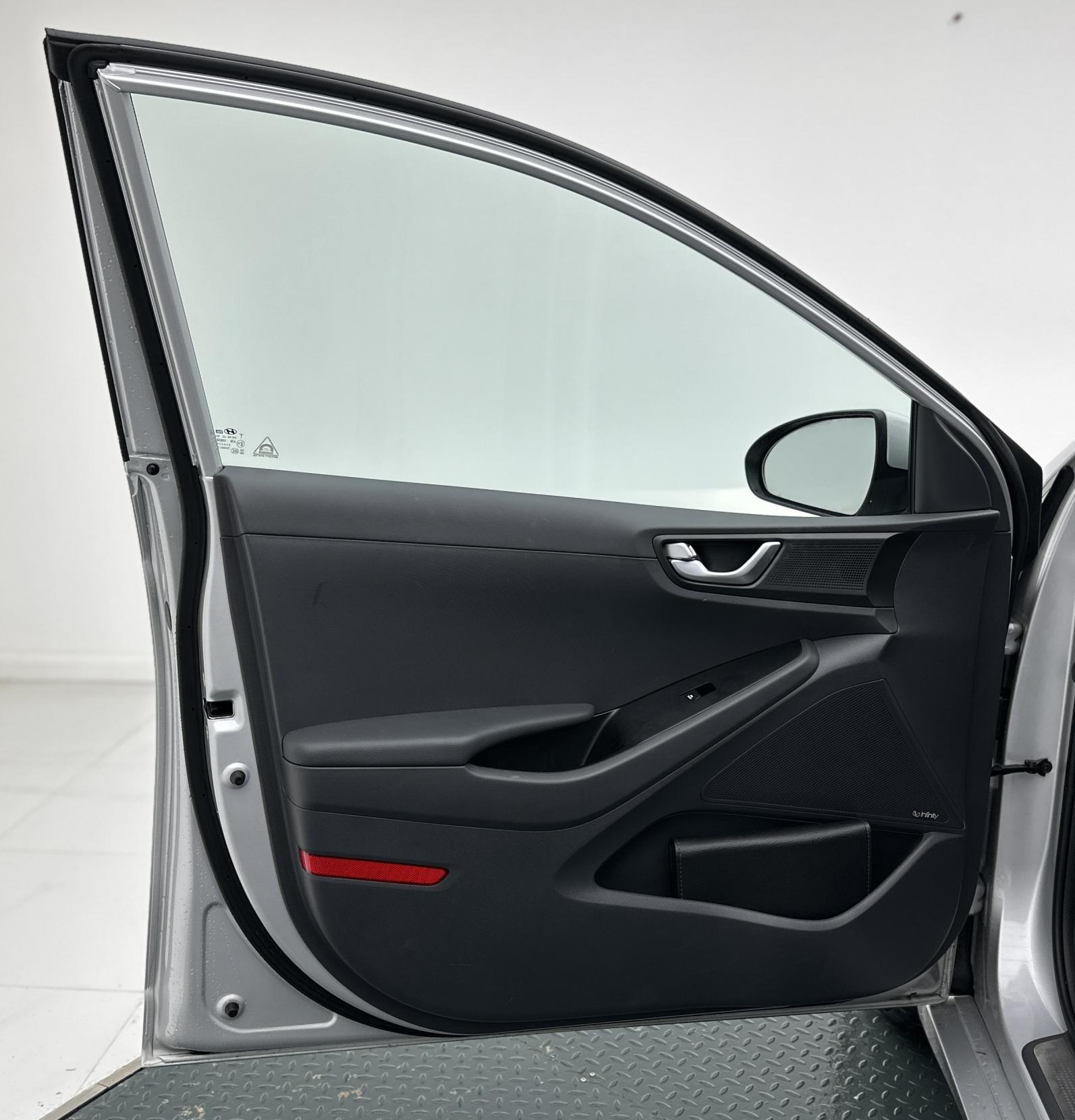 Hyundai IONIQ 1.6 h-GDi GPF Premium Hatchback 5dr Petrol Hybrid DCT Euro 6 (s/s) (141 ps)