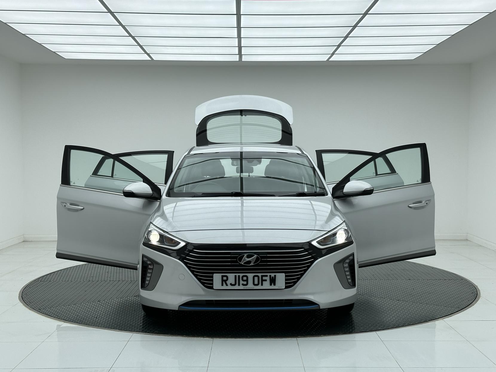 Hyundai IONIQ 1.6 h-GDi GPF Premium Hatchback 5dr Petrol Hybrid DCT Euro 6 (s/s) (141 ps)