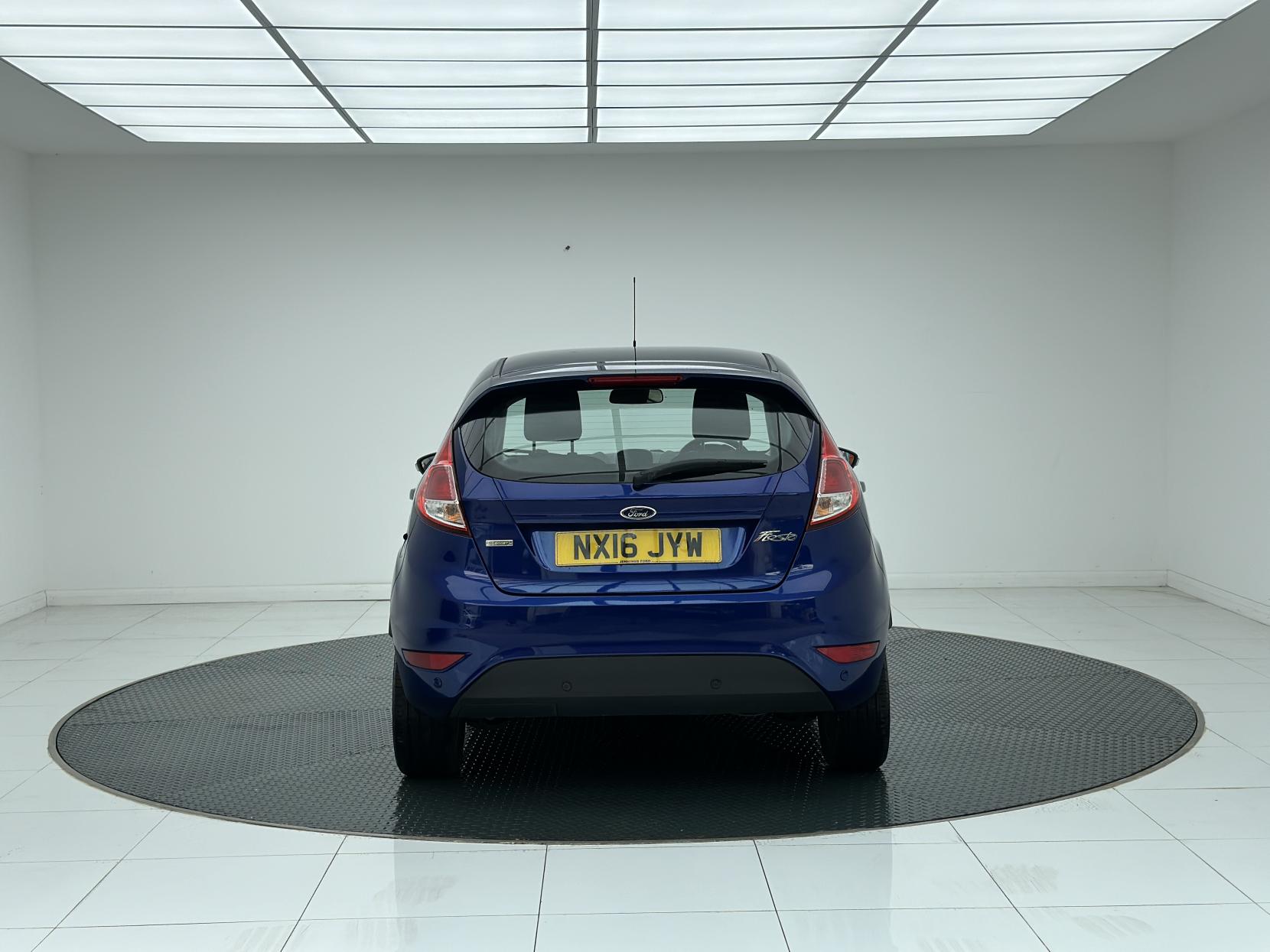 Ford Fiesta 1.0T EcoBoost Zetec Hatchback 5dr Petrol Powershift Euro 6 (100 ps)