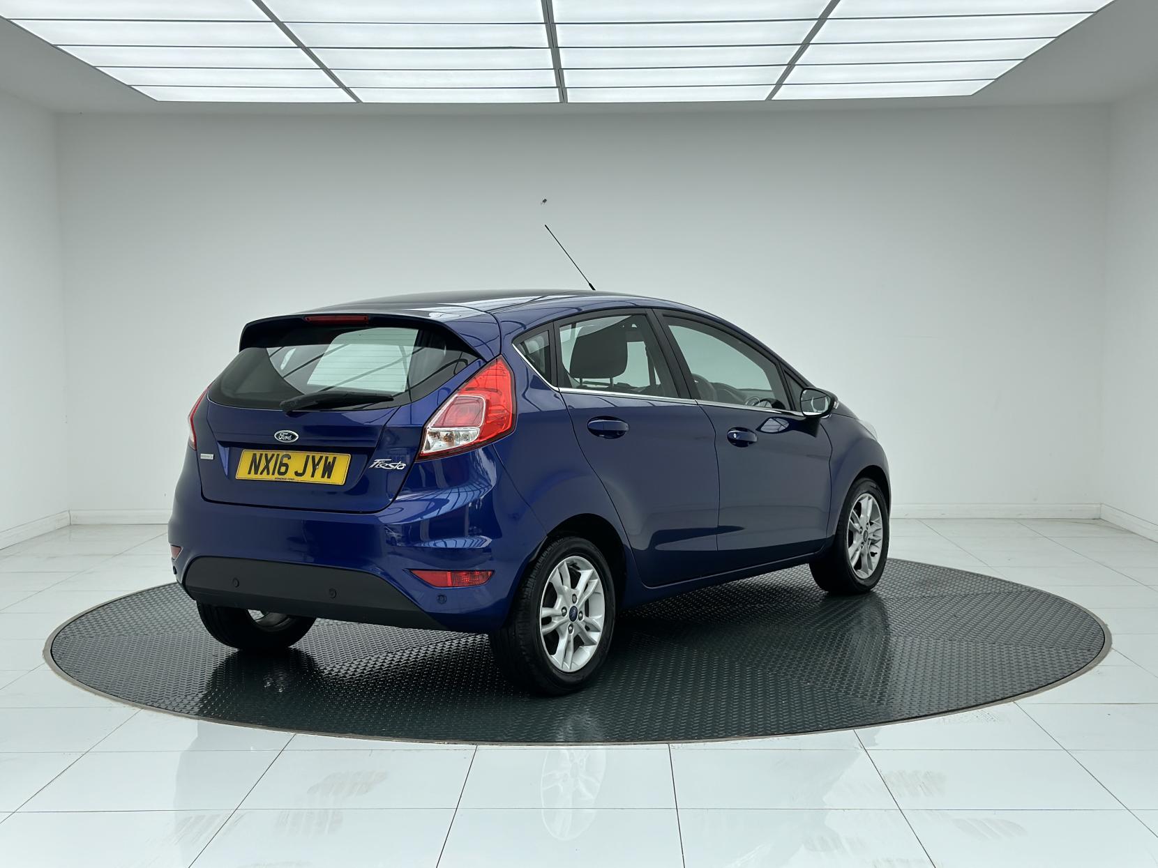 Ford Fiesta 1.0T EcoBoost Zetec Hatchback 5dr Petrol Powershift Euro 6 (100 ps)