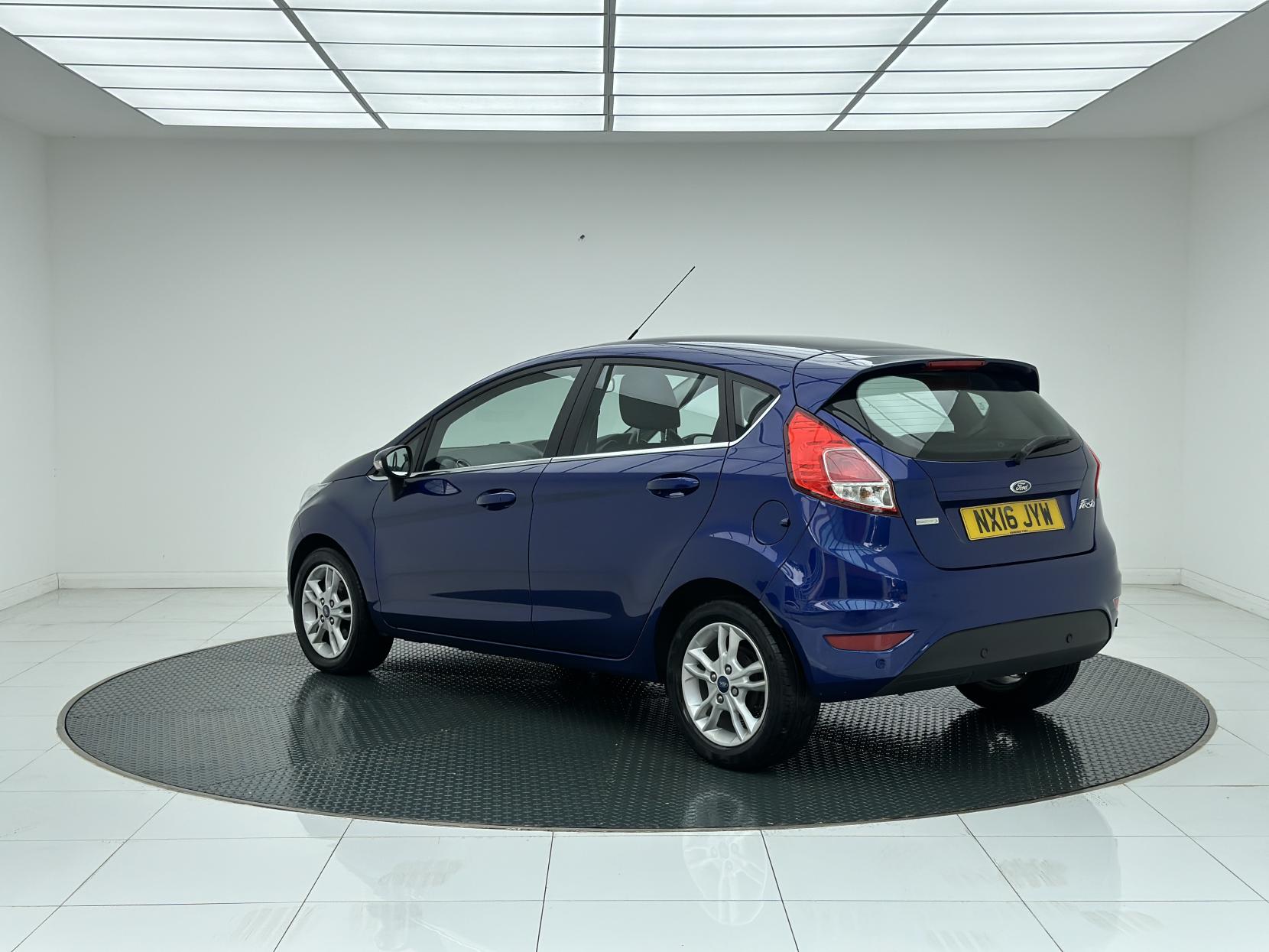 Ford Fiesta 1.0T EcoBoost Zetec Hatchback 5dr Petrol Powershift Euro 6 (100 ps)